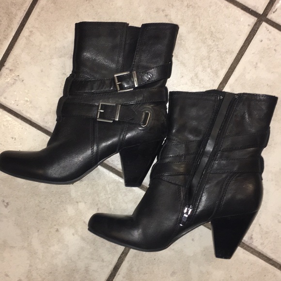 Arturo Chiang Shoes - Black booties - never worn
